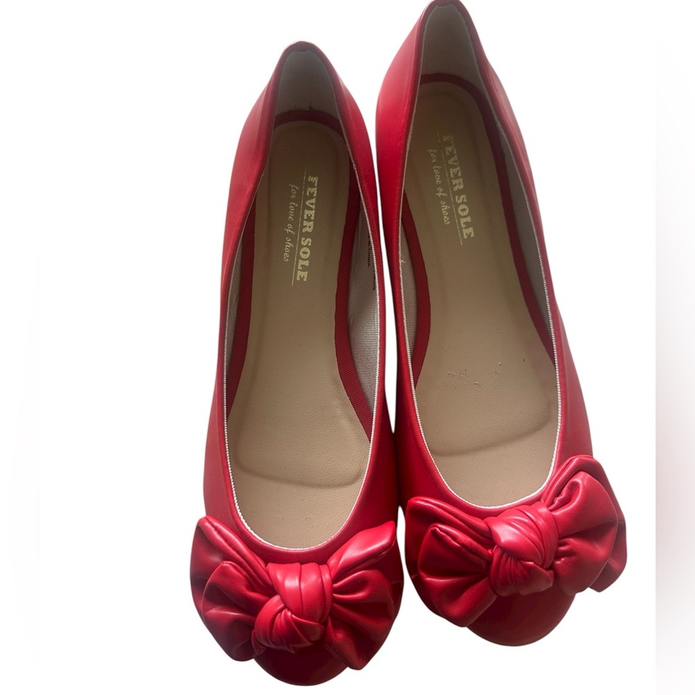 NWOT Fever Sole Red Bow Ballet Flats